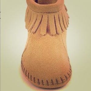 Minnetonka Back Flap Booties